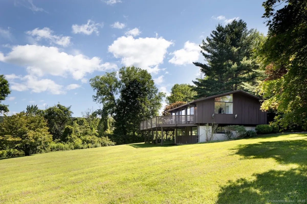 1 State Line Road, Salisbury CT — $645K | Elyse Harney Real Estate